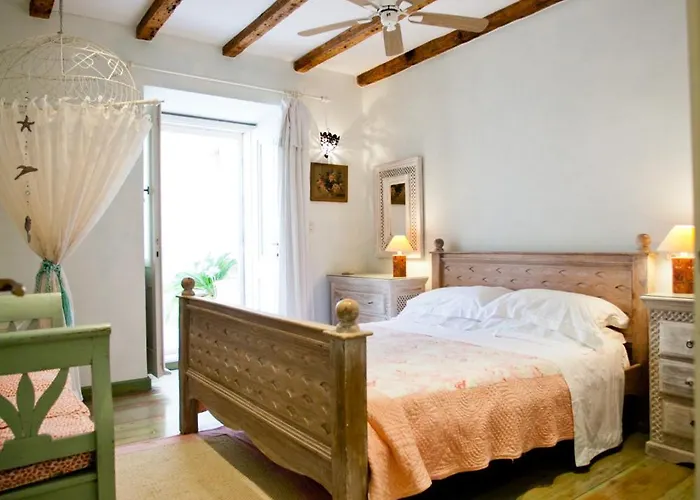 Serena Villa Vis